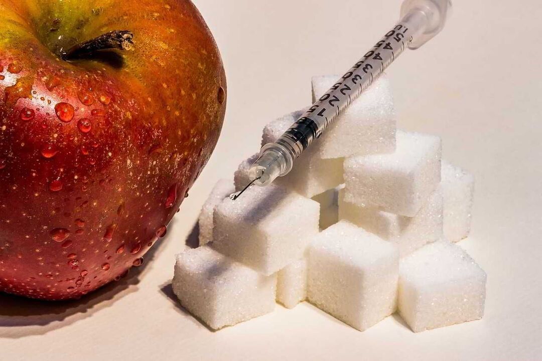 Diabetes mellitus se desenvolve contra o fundo da falta de insulina e aumento da glicose no sangue